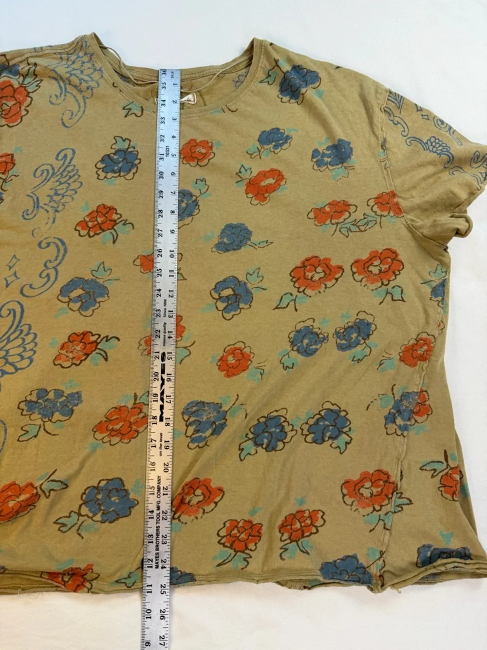 We The Free Nina Boheme Olive Short Sleeve Oversized Tee with Floral Print Large - Picture 7 of 9